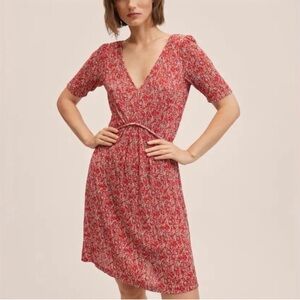 Printed pleated dress with red and white ditzy floral